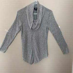 Comfy Grey turtle neck, super soft and adorable for the winter ❄️